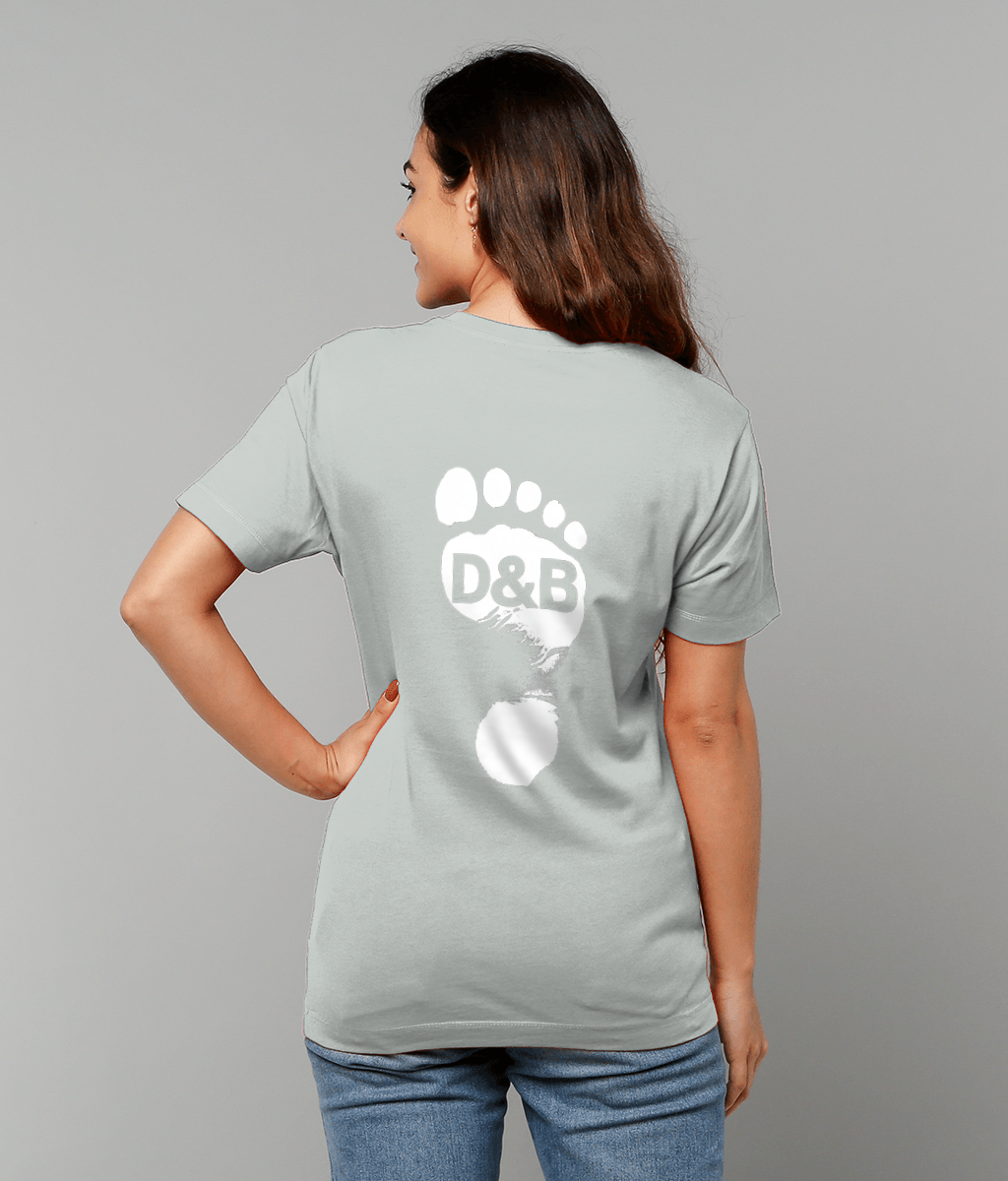 Unisex Grey T-shirt for Adults – Music Festival Streetwear Rave Clothing – Techno, EDM, DJ Shirt - drum and bass footprint print